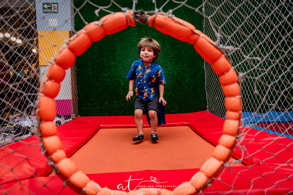fotografia-festa-infantil-rj, fotografia-de-familia, adriana-tomzhinski-fotografia, foto-aniversario-infantil, fotografo-aniversario-infantil, casa-de-festas-espoleta, tema-homem-aranha-no-aranhaverso