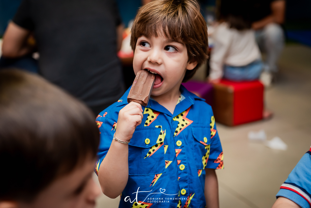 fotografia-festa-infantil-rj, fotografia-de-familia, adriana-tomzhinski-fotografia, foto-aniversario-infantil, fotografo-aniversario-infantil, casa-de-festas-espoleta, tema-homem-aranha-no-aranhaverso