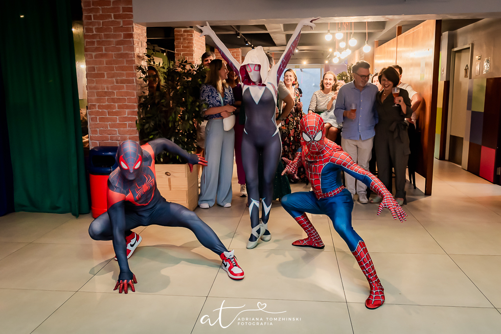 fotografia-festa-infantil-rj, fotografia-de-familia, adriana-tomzhinski-fotografia, foto-aniversario-infantil, fotografo-aniversario-infantil, casa-de-festas-espoleta, tema-homem-aranha-no-aranhaverso