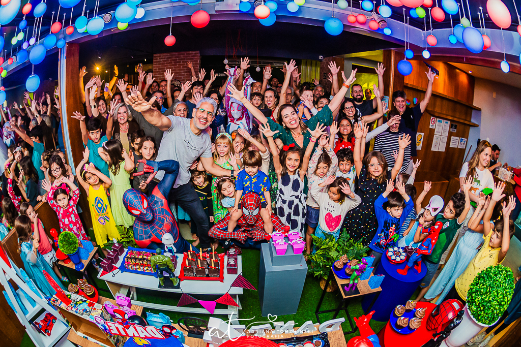 fotografia-festa-infantil-rj, fotografia-de-familia, adriana-tomzhinski-fotografia, foto-aniversario-infantil, fotografo-aniversario-infantil, casa-de-festas-espoleta, tema-homem-aranha-no-aranhaverso