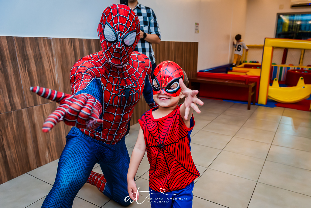 fotografia-festa-infantil-rj, fotografia-de-familia, adriana-tomzhinski-fotografia, foto-aniversario-infantil, fotografo-aniversario-infantil, casa-de-festas-imaginarte-copacabana, tema-super-herois