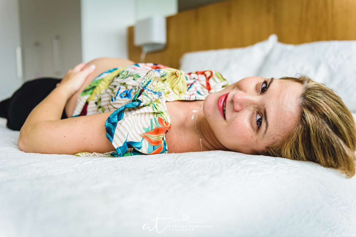 gestante, newborn, decoração, quarto bebê, grávida, azul amarelo cinza, ensaio de dia, ensaio indoor, ensaio em casa, baby