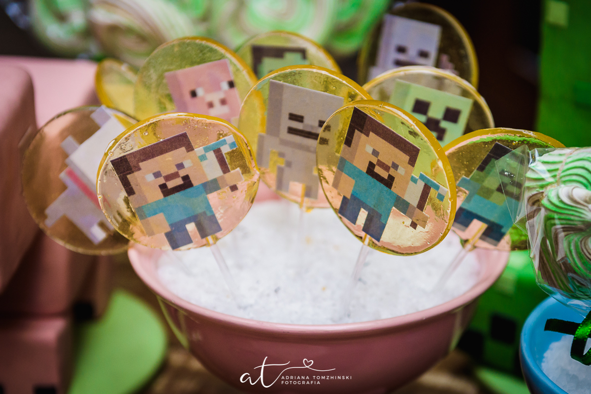 minecraft, verde, marrom, rosa, vermelho, minecraftparty, espaço pitanga pitangueira, zona sul, rj, festa de menina, doces modelados, suspiros, biscoitos modelados, game, bolo, cake, festeiras, adriana tomzhinski fotografia, memória afetiva