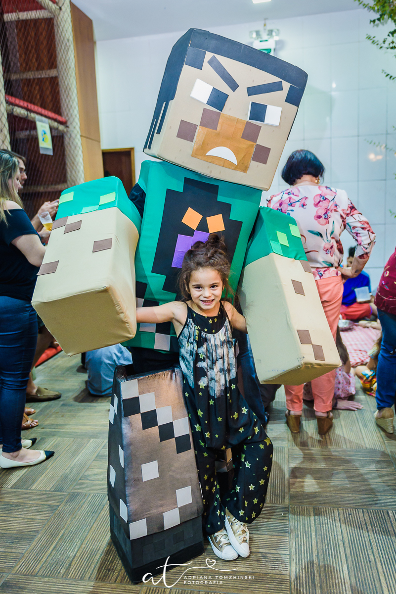 minecraft, verde, marrom, rosa, vermelho, minecraftparty, espaço pitanga pitangueira, zona sul, rj, festa de menina, doces modelados, suspiros, biscoitos modelados, game, bolo, cake, festeiras, adriana tomzhinski fotografia, memória afetiva