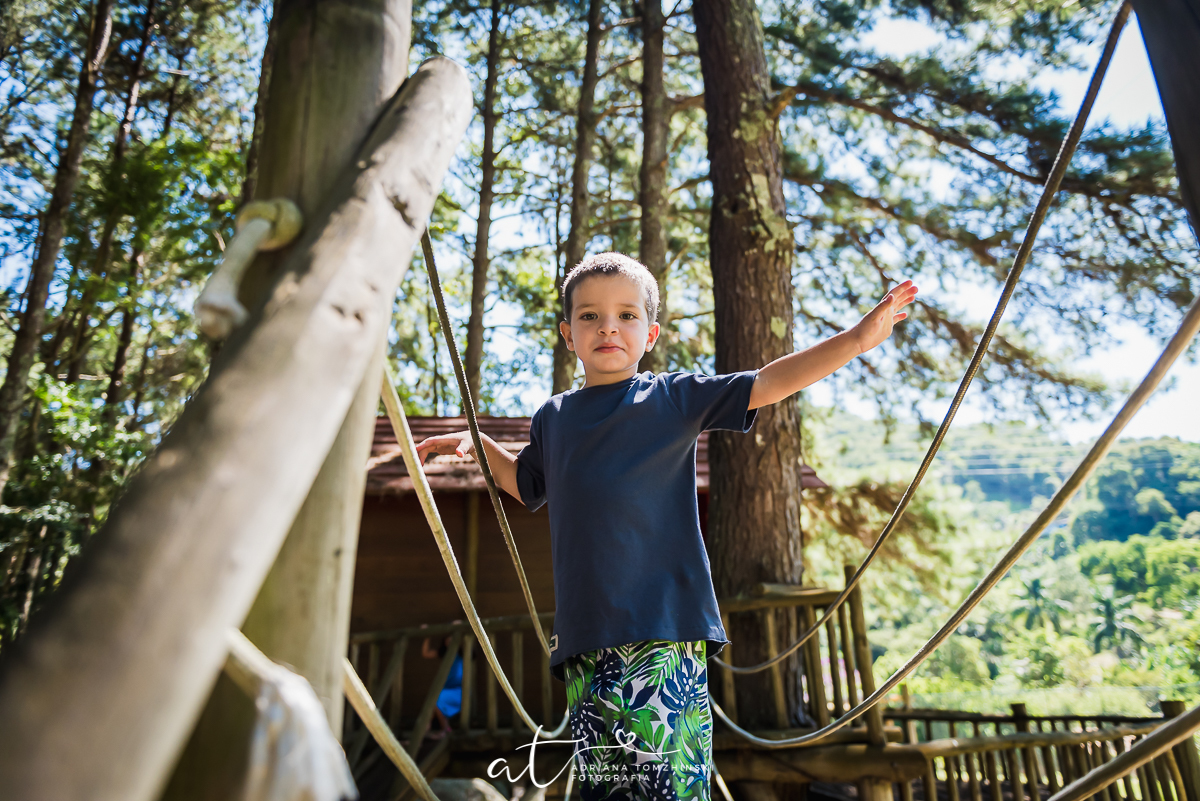 ensaio, itaipava, petropolis, quinta do lago, primos, cousins, gemeos, twins, ensaio de ferias, ensaio ar livre, ensaio luz do dia, jardim, criança feliz, crianças, ensaio familia, cavalos, lagos, casa na arvore