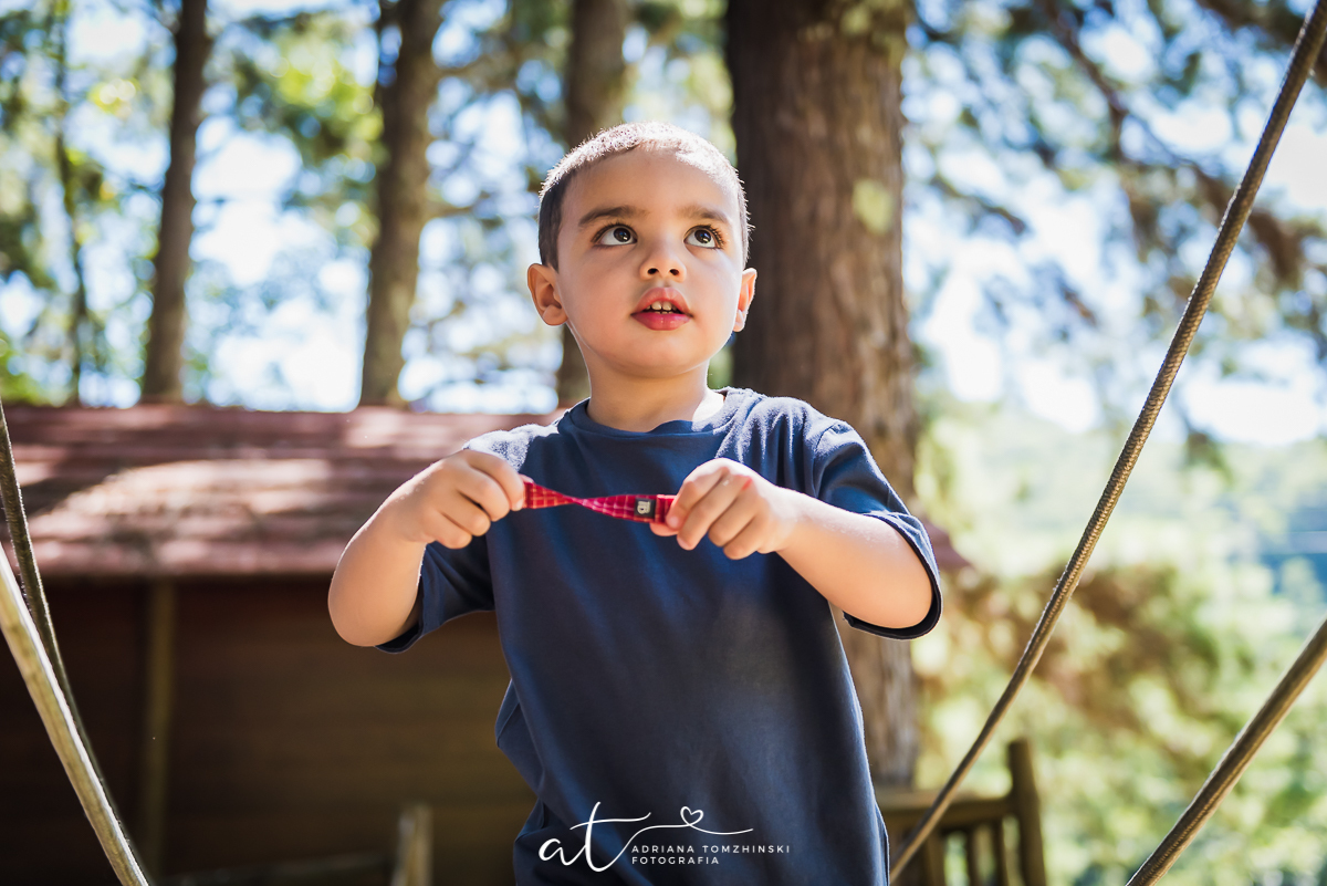 ensaio, itaipava, petropolis, quinta do lago, primos, cousins, gemeos, twins, ensaio de ferias, ensaio ar livre, ensaio luz do dia, jardim, criança feliz, crianças, ensaio familia, cavalos, lagos, casa na arvore