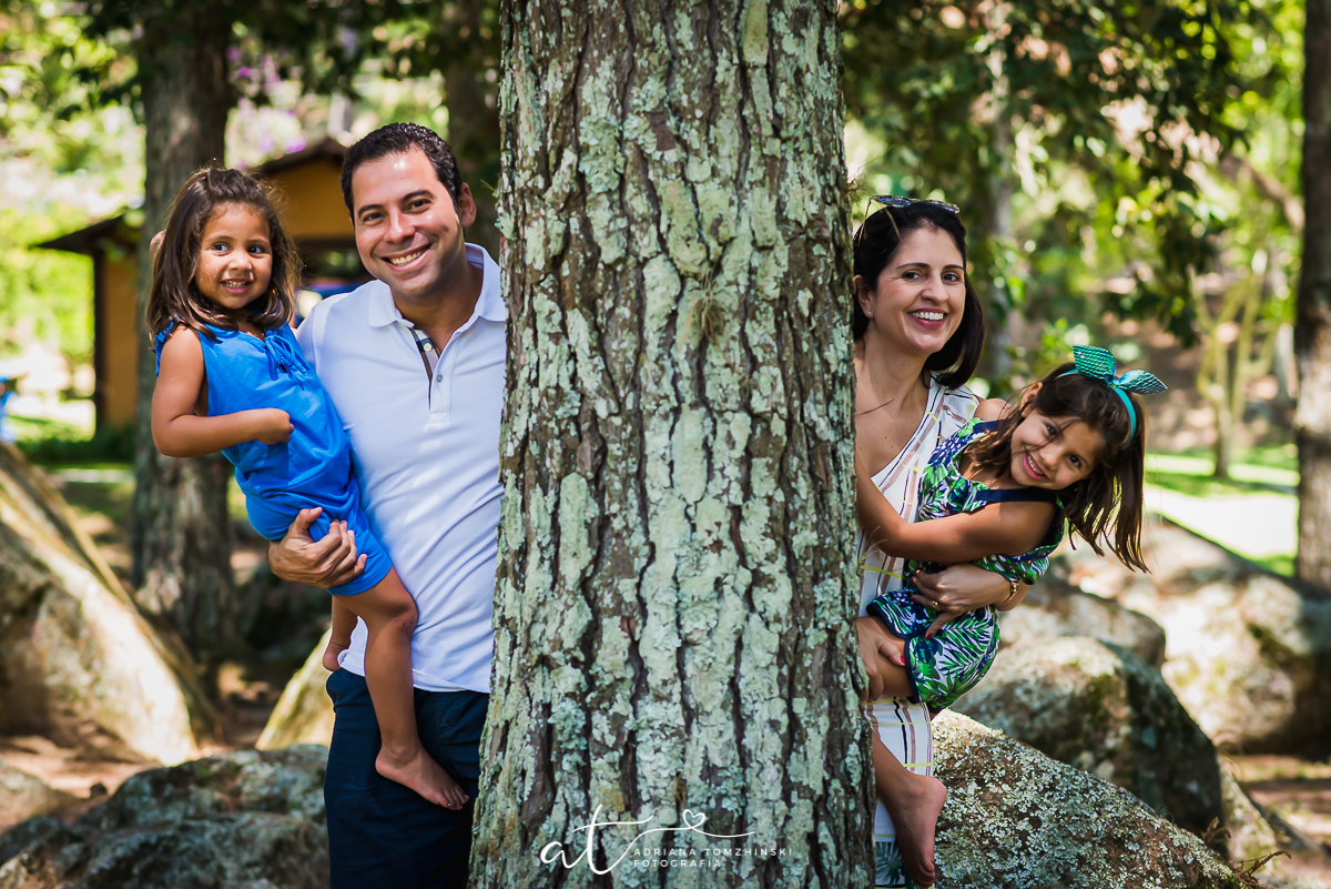 ensaio, itaipava, petropolis, quinta do lago, primos, cousins, gemeos, twins, ensaio de ferias, ensaio ar livre, ensaio luz do dia, jardim, criança feliz, crianças, ensaio familia, cavalos, lagos, casa na arvore