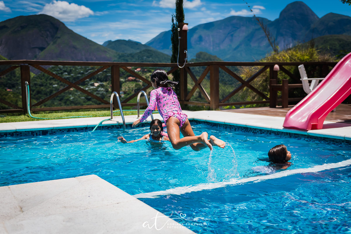 ensaio, itaipava, petropolis, quinta do lago, primos, cousins, gemeos, twins, ensaio de ferias, ensaio ar livre, ensaio luz do dia, jardim, criança feliz, crianças, ensaio familia, cavalos, lagos, casa na arvore