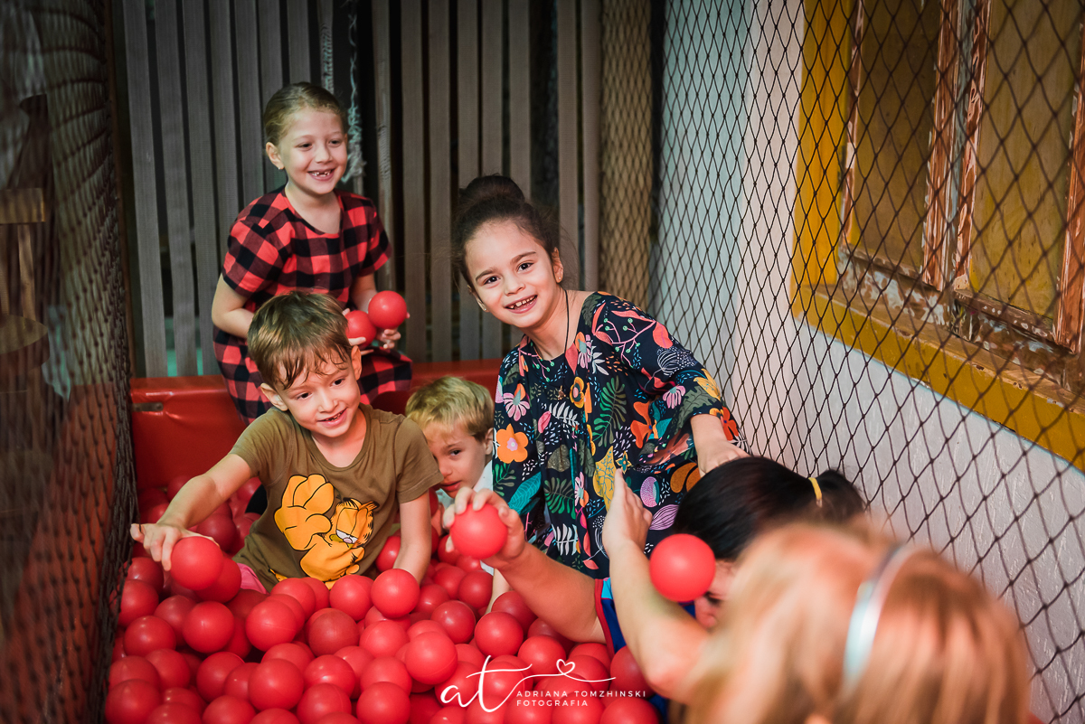 tema ursos sem curso, we bare bears, cartoon network, tons pasteis, espaco pitanga pitangueira, botafogo, zona sul rj, menina, criança, fotografo fotografia festa infantil rj, adriana tomzhinski fotografia, aniversario infantil, sandy bahia vendinhas