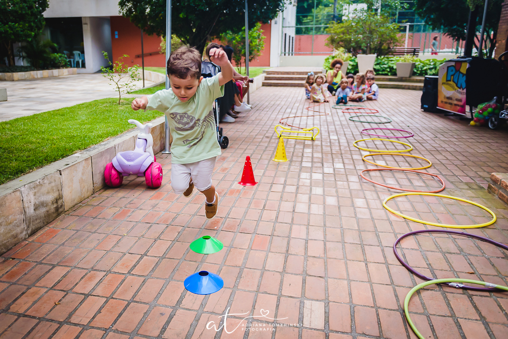 fotografia-festa-infantil-rj, tema-jurassic-world, dinossauros, festa-no-play, jardim-botanico, fotografia-de-familia, adriana-tomzhinski-fotografia, foto-aniversario-infantil, fotografo-aniversario-infantil