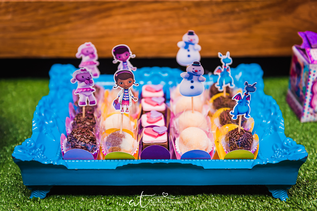 fotografia-festa-infantil-rj, tema-doutora-brinquedos, disney-jr, casa-de-festas-espoleta, barao-de-lucena, botafogo, fotografia-de-familia, adriana-tomzhinski-fotografia, foto-aniversario-infantil, fotografo-aniversario-infantil