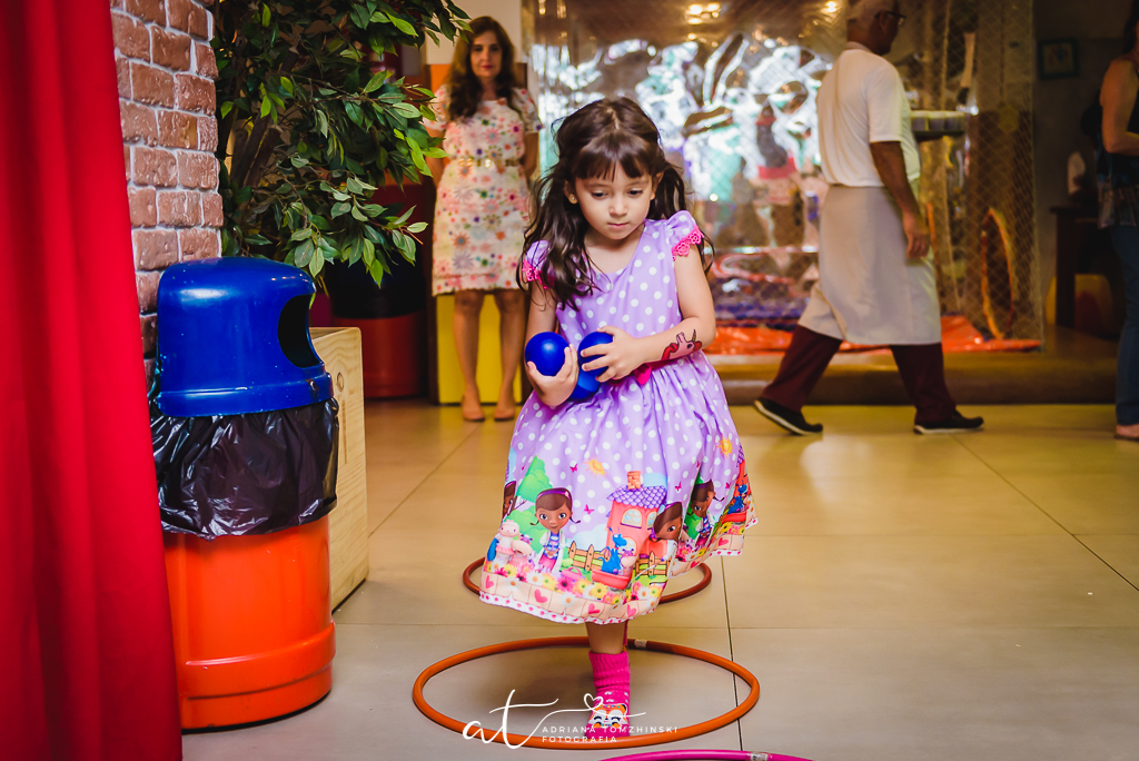 fotografia-festa-infantil-rj, tema-doutora-brinquedos, disney-jr, casa-de-festas-espoleta, barao-de-lucena, botafogo, fotografia-de-familia, adriana-tomzhinski-fotografia, foto-aniversario-infantil, fotografo-aniversario-infantil