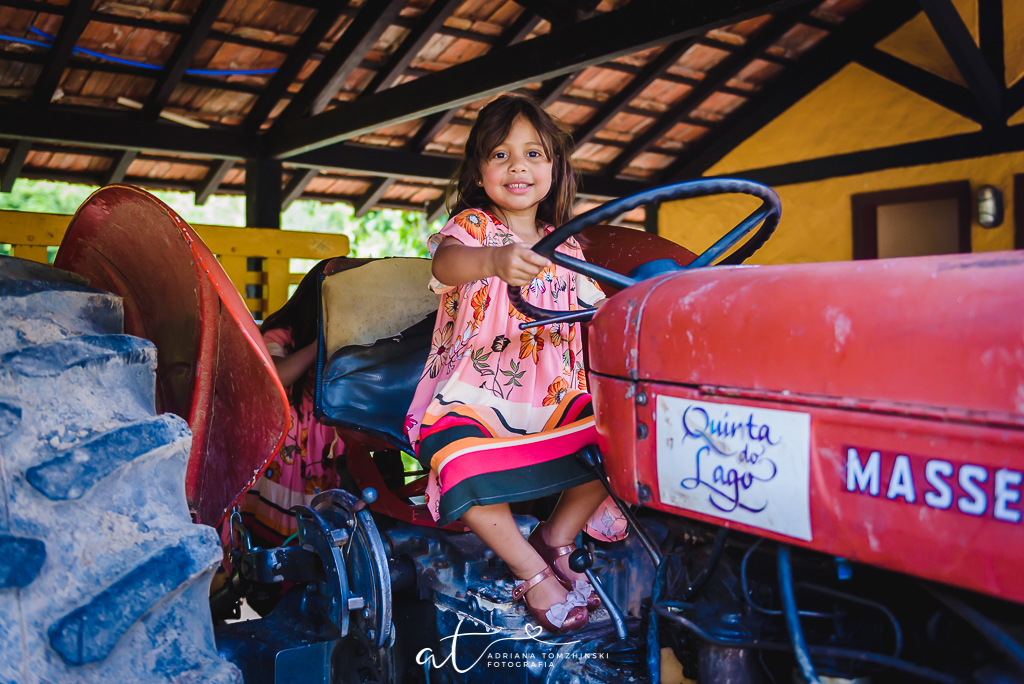 ensaio, itaipava, petropolis, quinta do lago, primos, cousins, gemeos, twins, ensaio de ferias, ensaio ar livre, ensaio luz do dia, jardim, criança feliz, crianças, ensaio familia, cavalos, lagos, casa na arvore