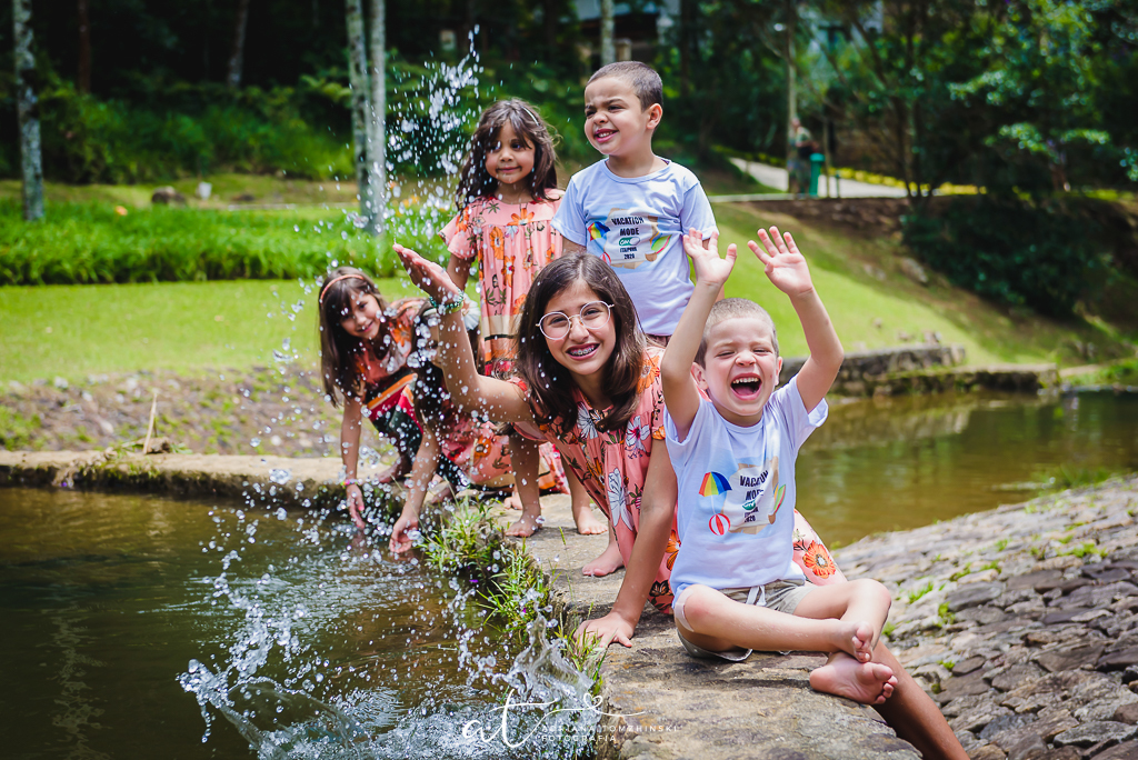 ensaio, itaipava, petropolis, quinta do lago, primos, cousins, gemeos, twins, ensaio de ferias, ensaio ar livre, ensaio luz do dia, jardim, criança feliz, crianças, ensaio familia, cavalos, lagos, casa na arvore