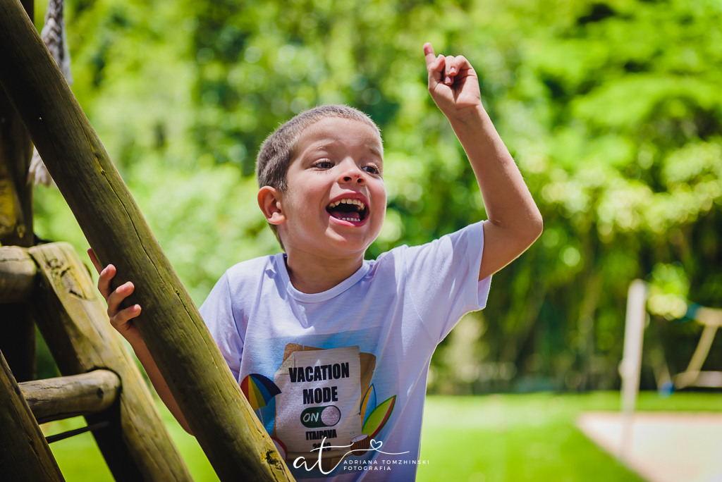 ensaio, itaipava, petropolis, quinta do lago, primos, cousins, gemeos, twins, ensaio de ferias, ensaio ar livre, ensaio luz do dia, jardim, criança feliz, crianças, ensaio familia, cavalos, lagos, casa na arvore