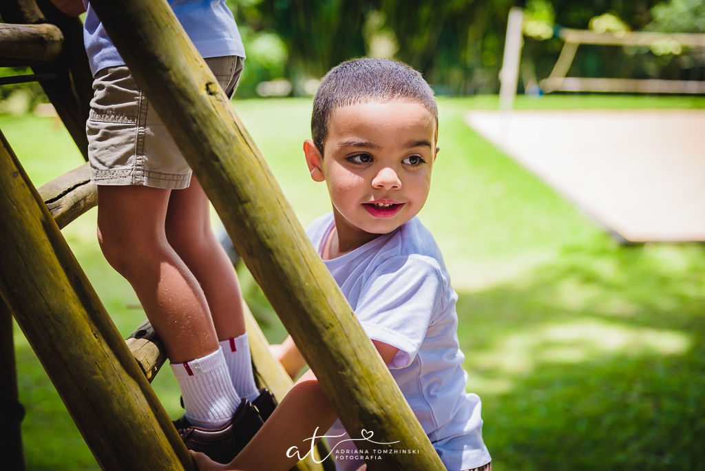 ensaio, itaipava, petropolis, quinta do lago, primos, cousins, gemeos, twins, ensaio de ferias, ensaio ar livre, ensaio luz do dia, jardim, criança feliz, crianças, ensaio familia, cavalos, lagos, casa na arvore