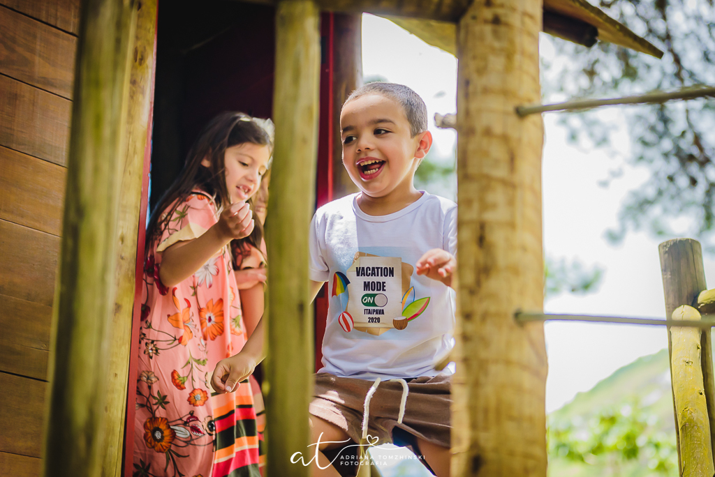 ensaio, itaipava, petropolis, quinta do lago, primos, cousins, gemeos, twins, ensaio de ferias, ensaio ar livre, ensaio luz do dia, jardim, criança feliz, crianças, ensaio familia, cavalos, lagos, casa na arvore