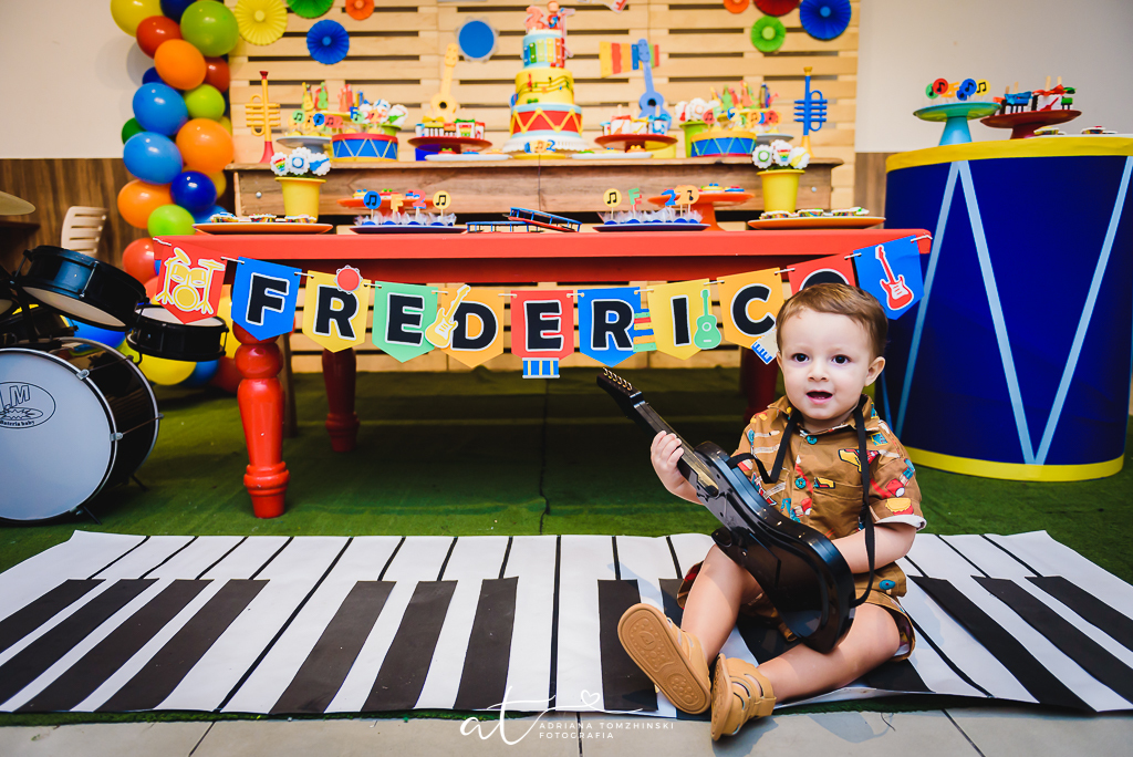 fotografia-festa-infantil-rj, tema-instrumentos-musicais, casa-de-festas-imaginarte, copacabana, fotografia-de-familia, adriana-tomzhinski-fotografia, foto-aniversario-infantil, fotografo-aniversario-infantil