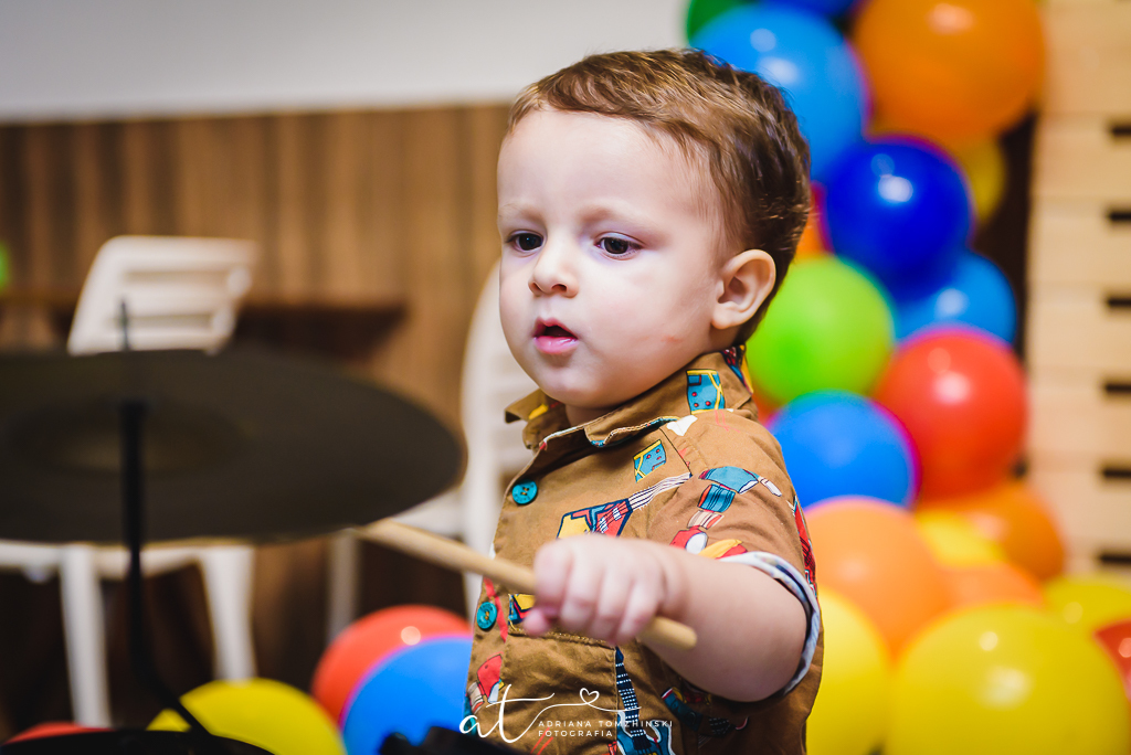 fotografia-festa-infantil-rj, tema-instrumentos-musicais, casa-de-festas-imaginarte, copacabana, fotografia-de-familia, adriana-tomzhinski-fotografia, foto-aniversario-infantil, fotografo-aniversario-infantil