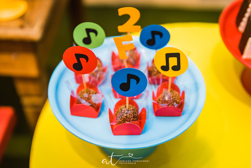 fotografia-festa-infantil-rj, tema-instrumentos-musicais, casa-de-festas-imaginarte, copacabana, fotografia-de-familia, adriana-tomzhinski-fotografia, foto-aniversario-infantil, fotografo-aniversario-infantil