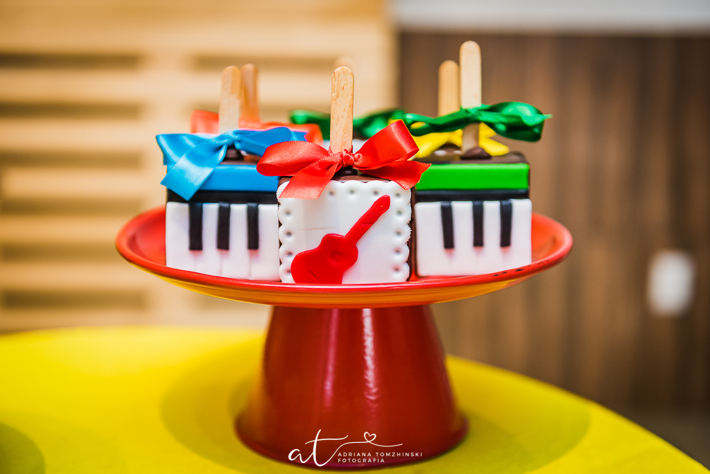 fotografia-festa-infantil-rj, tema-instrumentos-musicais, casa-de-festas-imaginarte, copacabana, fotografia-de-familia, adriana-tomzhinski-fotografia, foto-aniversario-infantil, fotografo-aniversario-infantil