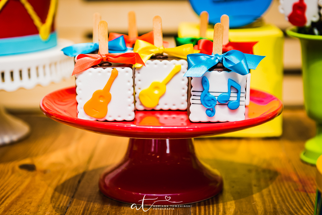 fotografia-festa-infantil-rj, tema-instrumentos-musicais, casa-de-festas-imaginarte, copacabana, fotografia-de-familia, adriana-tomzhinski-fotografia, foto-aniversario-infantil, fotografo-aniversario-infantil