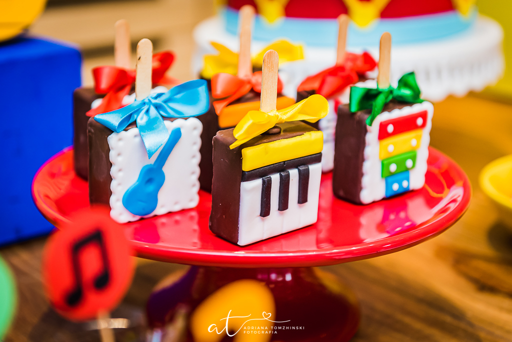 fotografia-festa-infantil-rj, tema-instrumentos-musicais, casa-de-festas-imaginarte, copacabana, fotografia-de-familia, adriana-tomzhinski-fotografia, foto-aniversario-infantil, fotografo-aniversario-infantil