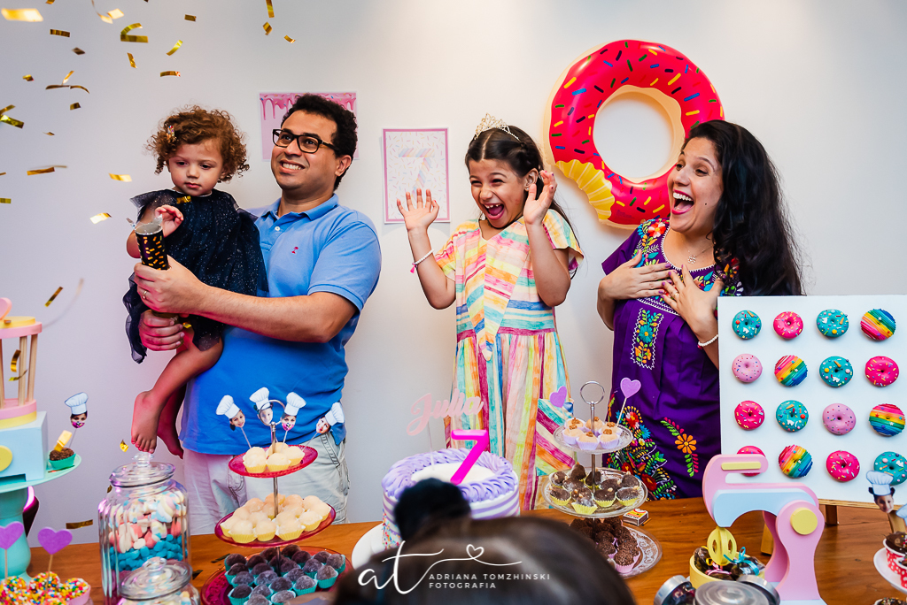 fotografia-festa-infantil-rj, tema-doces, fotografia-de-familia, adriana-tomzhinski-fotografia, foto-aniversario-infantil, fotografo-aniversario-infantil, festa-em-casa, tijuca
