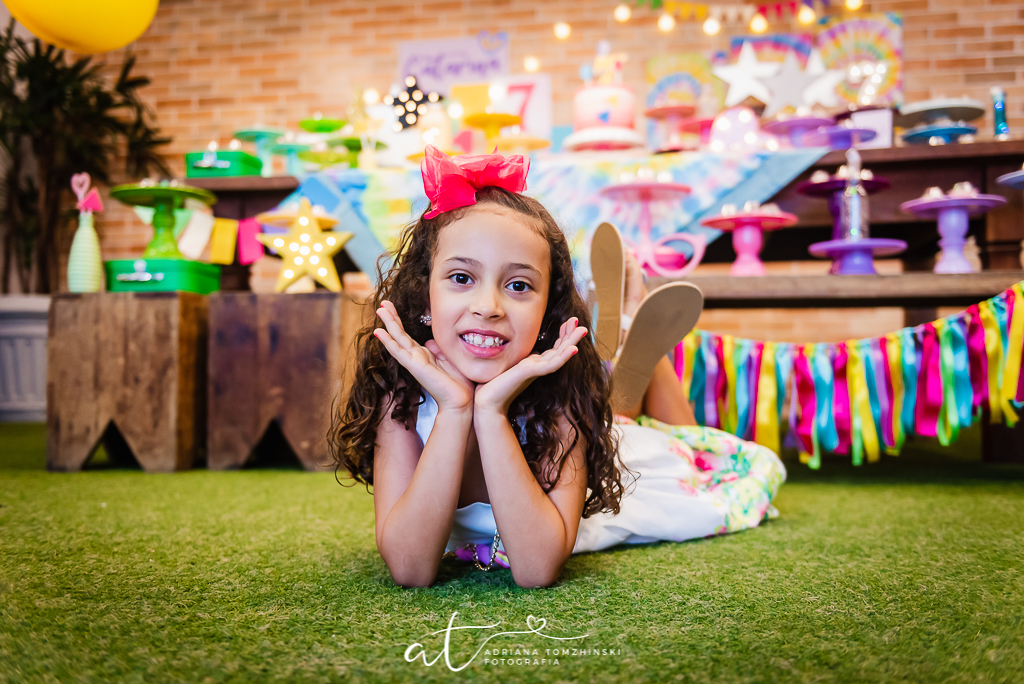 fotografia-festa-infantil-rj, festa-tiedye, tema-tie-dye, fotografia-de-familia, adriana-tomzhinski-fotografia, foto-aniversario-infantil, fotografo-aniversario-infantil, casa-de-festas-espaco-aldeia, barra da tijuca
