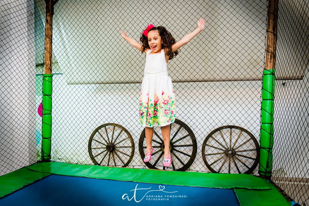 fotografia-festa-infantil-rj, festa-tiedye, tema-tie-dye, fotografia-de-familia, adriana-tomzhinski-fotografia, foto-aniversario-infantil, fotografo-aniversario-infantil, casa-de-festas-espaco-aldeia, barra da tijuca