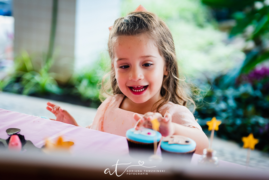 fotografia-festa-infantil-rj, tema-festa-peppa-pig, fotografia-de-familia, adriana-tomzhinski-fotografia, foto-aniversario-infantil, fotografo-aniversario-infantil, festa-no-play
