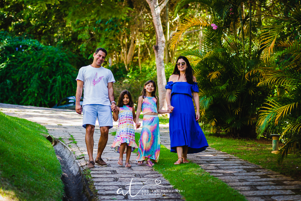 ensaio, itaipava, petropolis, lago, primos, cousins, gemeos, twins, ensaio de ferias, ensaio ar livre, ensaio luz do dia, jardim, criança feliz, crianças, ensaio familia