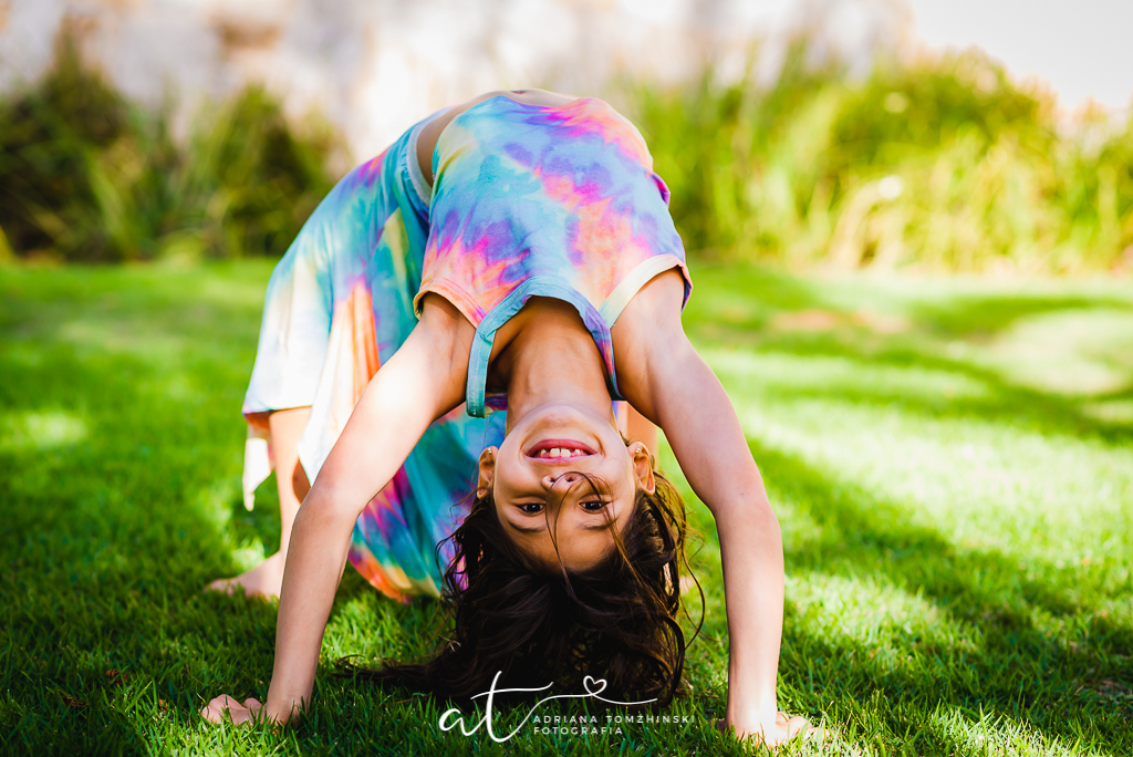 ensaio, itaipava, petropolis, lago, primos, cousins, gemeos, twins, ensaio de ferias, ensaio ar livre, ensaio luz do dia, jardim, criança feliz, crianças, ensaio familia