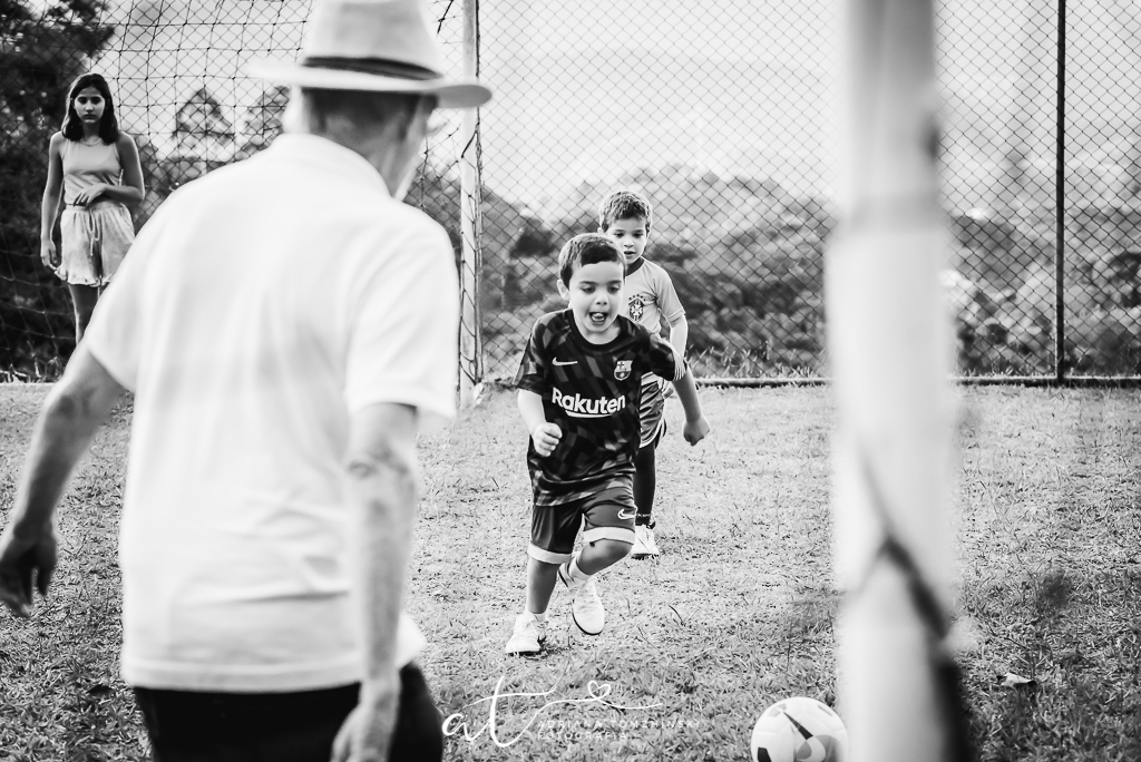 ensaio, itaipava, petropolis, lago, primos, cousins, gemeos, twins, ensaio de ferias, ensaio ar livre, ensaio luz do dia, jardim, criança feliz, crianças, ensaio familia