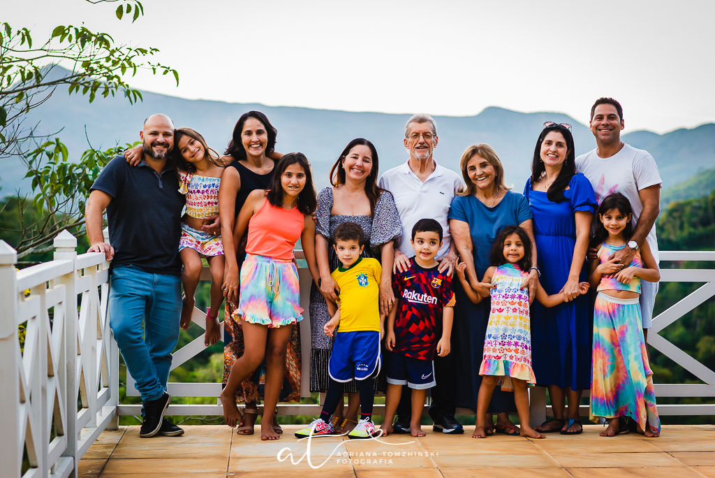 ensaio, itaipava, petropolis, lago, primos, cousins, gemeos, twins, ensaio de ferias, ensaio ar livre, ensaio luz do dia, jardim, criança feliz, crianças, ensaio familia