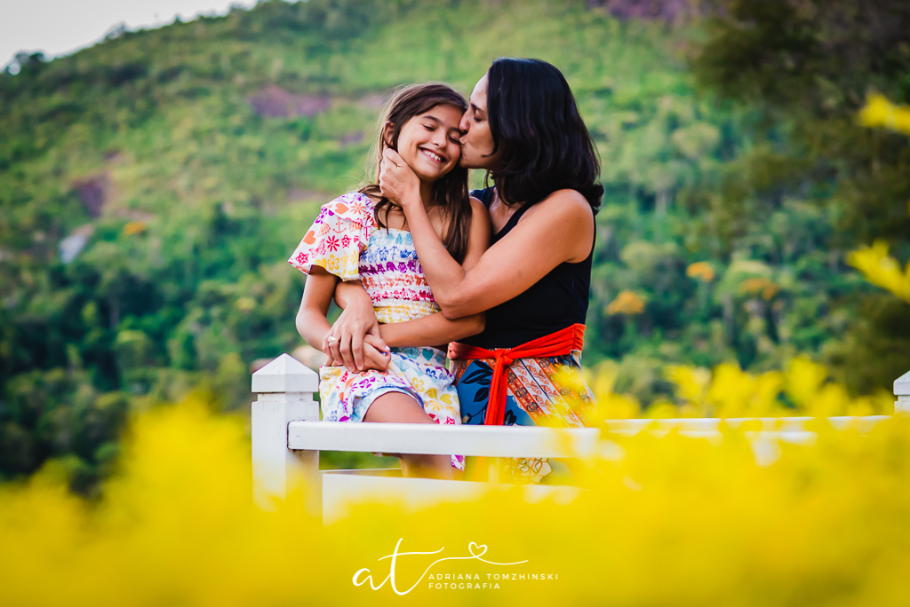 ensaio, itaipava, petropolis, lago, primos, cousins, gemeos, twins, ensaio de ferias, ensaio ar livre, ensaio luz do dia, jardim, criança feliz, crianças, ensaio familia