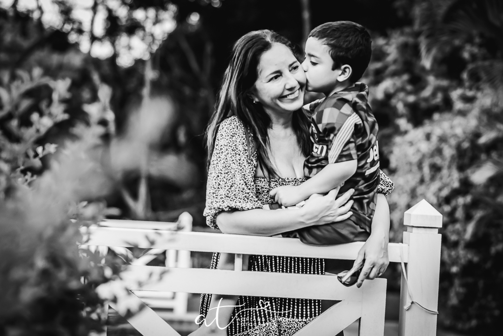 ensaio, itaipava, petropolis, lago, primos, cousins, gemeos, twins, ensaio de ferias, ensaio ar livre, ensaio luz do dia, jardim, criança feliz, crianças, ensaio familia