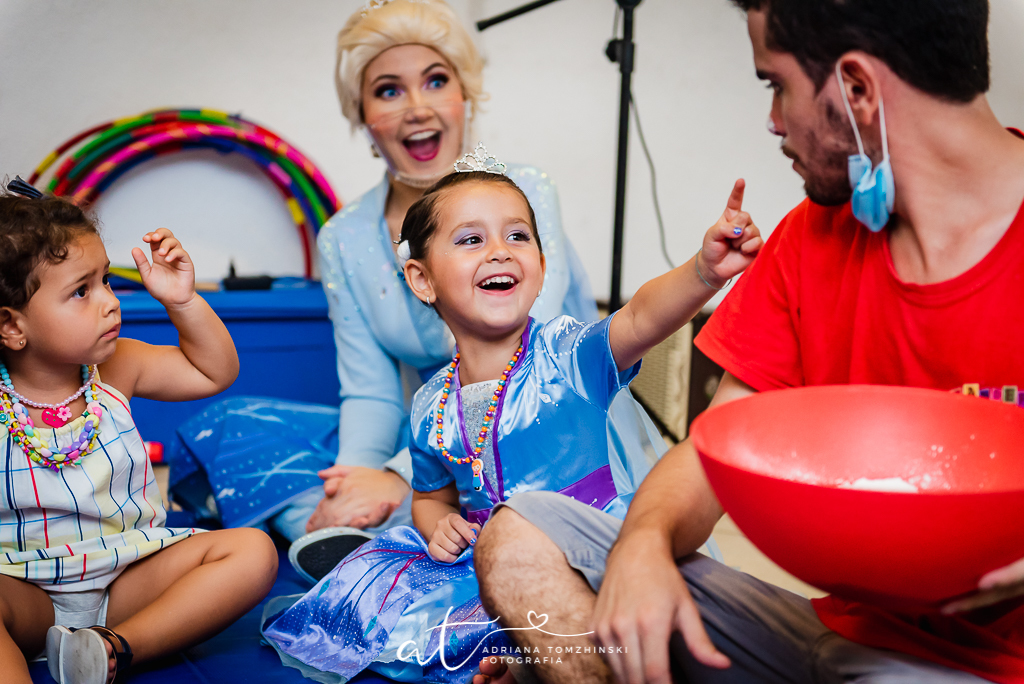 fotografia-festa-infantil-rj, tema-festa-frozen-2, fotografia-de-familia, adriana-tomzhinski-fotografia, foto-aniversario-infantil, fotografo-aniversario-infantil, festa-no-play