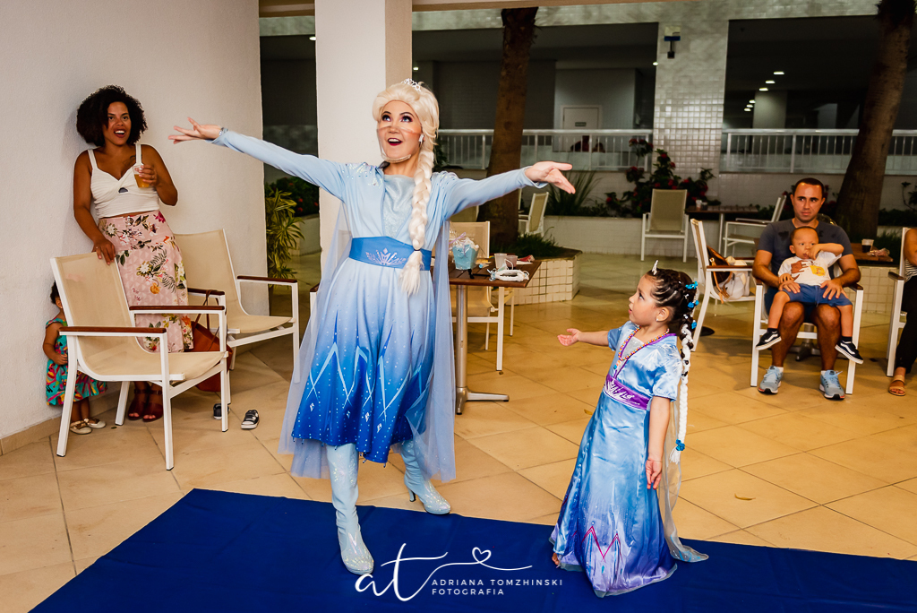 fotografia-festa-infantil-rj, tema-festa-frozen-2, fotografia-de-familia, adriana-tomzhinski-fotografia, foto-aniversario-infantil, fotografo-aniversario-infantil, festa-no-play