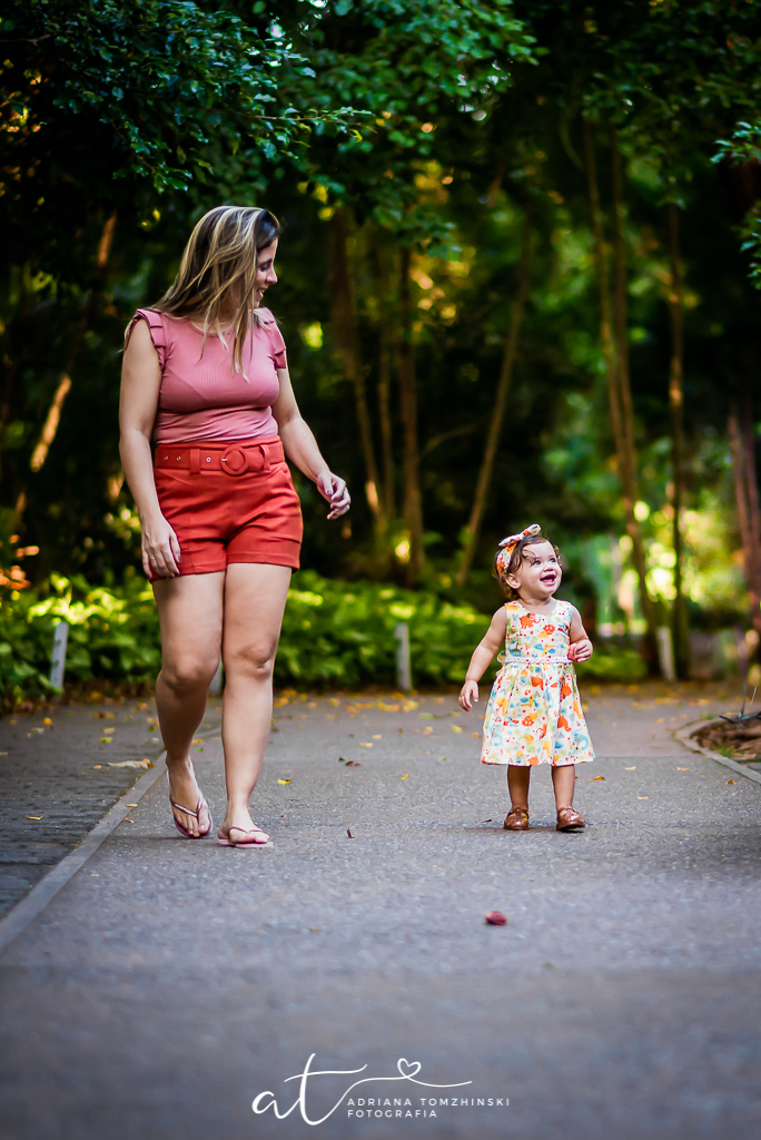 ensaio, ensaio na praia, ensaio dia das maes, ensaio ar livre, ensaio luz do dia, golden hour, criança feliz, crianças, ensaio familia