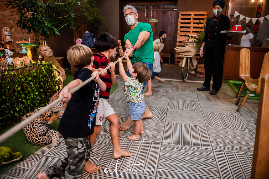 fotografia-festa-infantil-rj, tema-festa-selva, fotografia-de-familia, adriana-tomzhinski-fotografia, foto-aniversario-infantil, fotografo-aniversario-infantil, casa-pitanga-pitangueira, botafogo