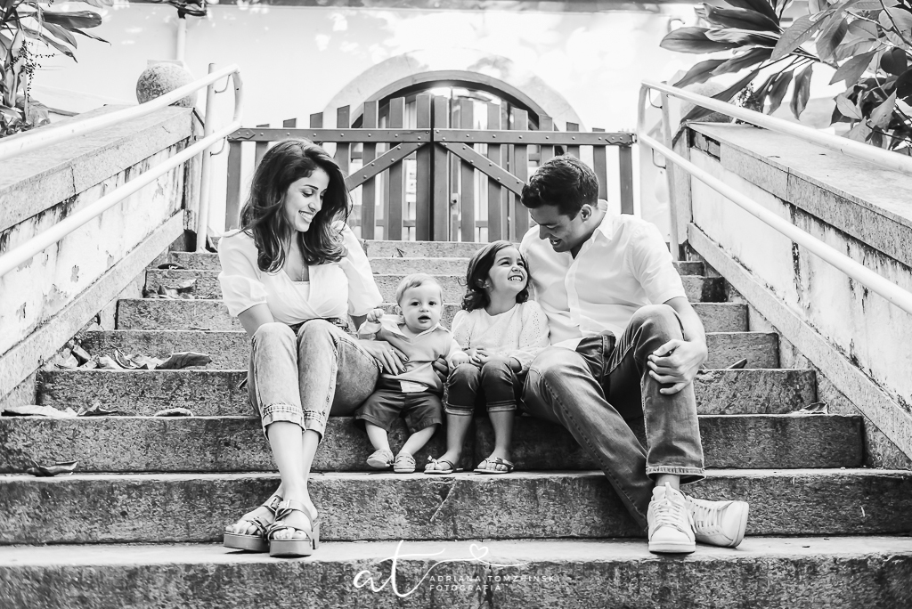 ensaio, ensaio ar livre, ensaio luz do dia, golden hour, criança feliz, crianças, ensaio familia, ensaio na praia vermelha