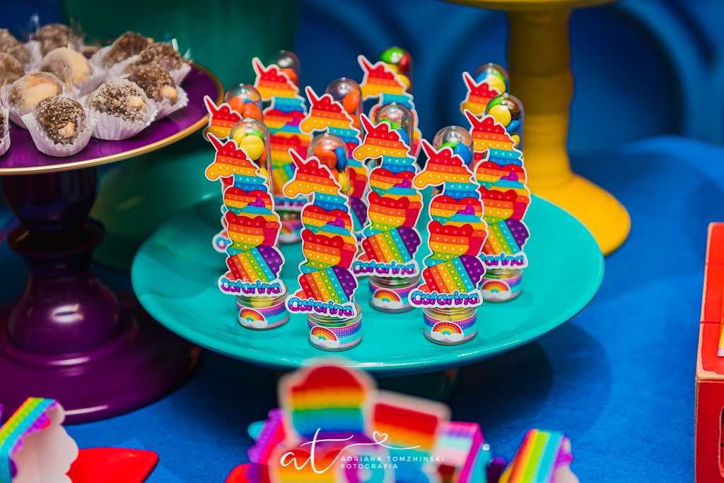 fotografia-festa-infantil-rj, tema-pop-it-fidget-toys, fotografia-de-familia, adriana-tomzhinski-fotografia, foto-aniversario-infantil, fotografo-aniversario-infantil, casa-de-festas-casa-em-festa, barra-da-tijuca