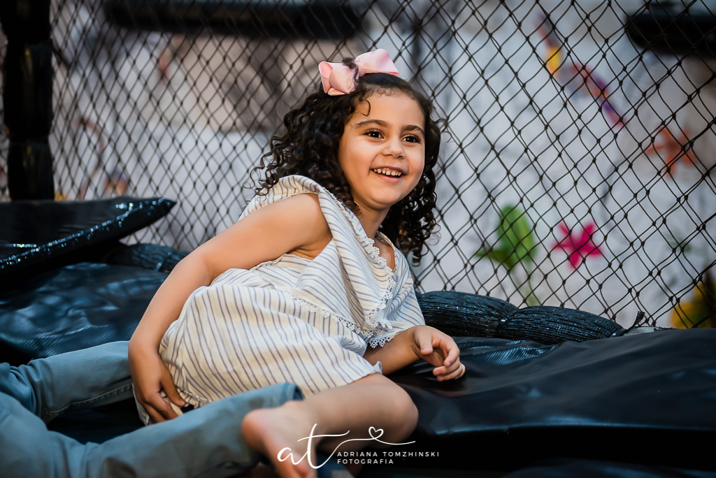 fotografia-festa-infantil-rj, tema-alice-no-pais-das-maravihas, fotografia-de-familia, adriana-tomzhinski-fotografia, foto-aniversario-infantil, fotografo-aniversario-infantil, casa-de-festas-espaco-baoba, tijuca