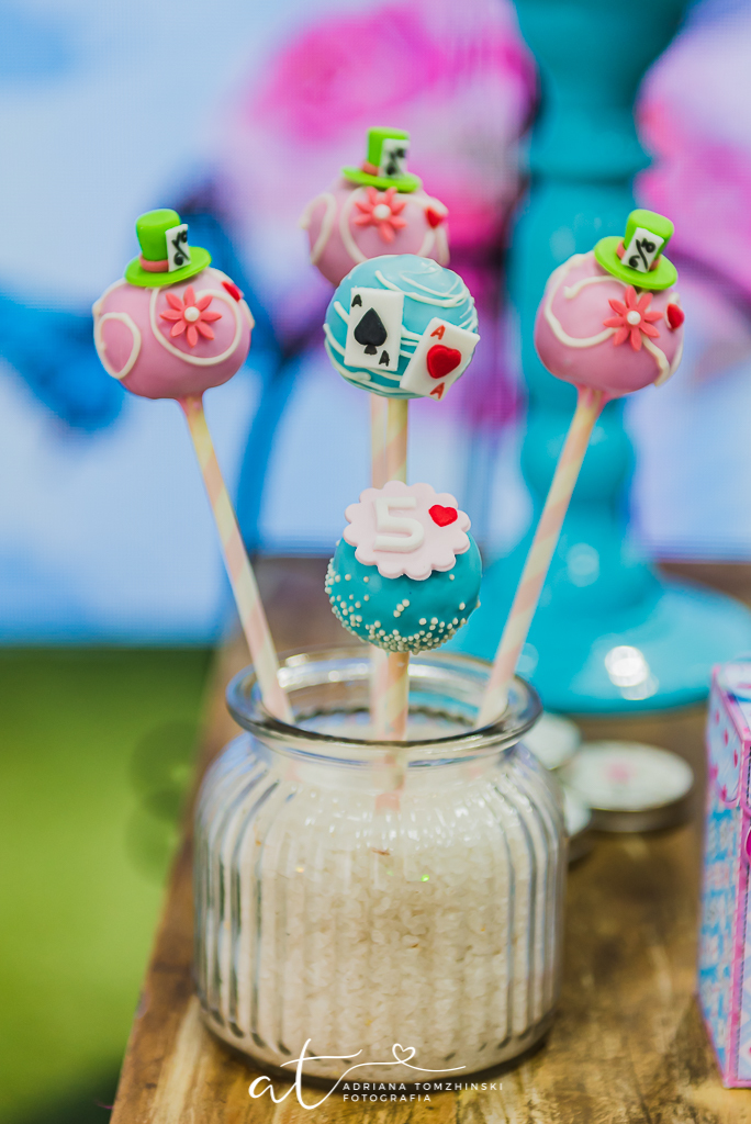 fotografia-festa-infantil-rj, tema-alice-no-pais-das-maravihas, fotografia-de-familia, adriana-tomzhinski-fotografia, foto-aniversario-infantil, fotografo-aniversario-infantil, casa-de-festas-espaco-baoba, tijuca