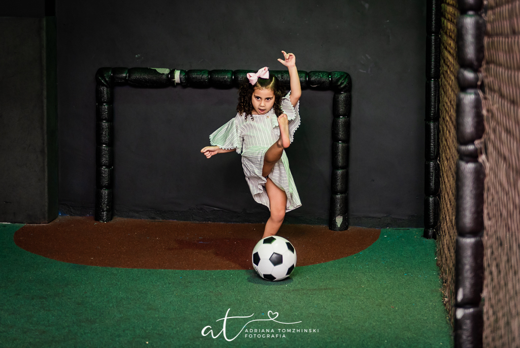 fotografia-festa-infantil-rj, tema-alice-no-pais-das-maravihas, fotografia-de-familia, adriana-tomzhinski-fotografia, foto-aniversario-infantil, fotografo-aniversario-infantil, casa-de-festas-espaco-baoba, tijuca