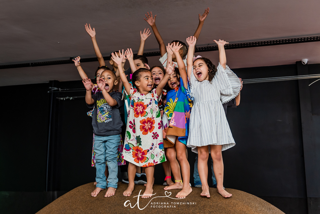 fotografia-festa-infantil-rj, tema-alice-no-pais-das-maravihas, fotografia-de-familia, adriana-tomzhinski-fotografia, foto-aniversario-infantil, fotografo-aniversario-infantil, casa-de-festas-espaco-baoba, tijuca
