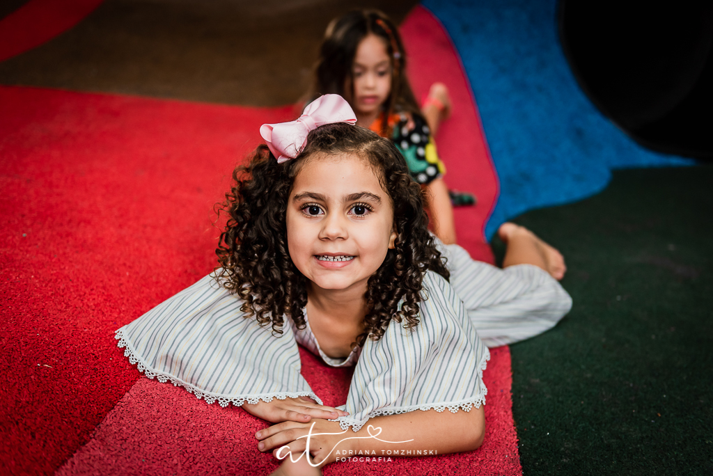 fotografia-festa-infantil-rj, tema-alice-no-pais-das-maravihas, fotografia-de-familia, adriana-tomzhinski-fotografia, foto-aniversario-infantil, fotografo-aniversario-infantil, casa-de-festas-espaco-baoba, tijuca