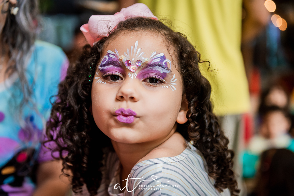 fotografia-festa-infantil-rj, tema-alice-no-pais-das-maravihas, fotografia-de-familia, adriana-tomzhinski-fotografia, foto-aniversario-infantil, fotografo-aniversario-infantil, casa-de-festas-espaco-baoba, tijuca