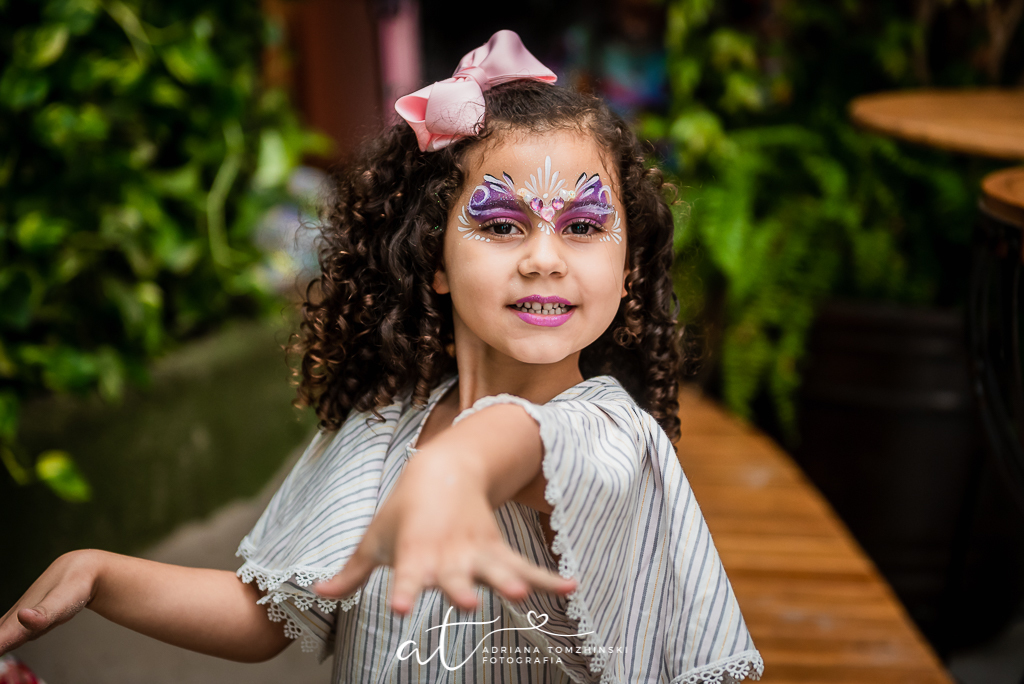 fotografia-festa-infantil-rj, tema-alice-no-pais-das-maravihas, fotografia-de-familia, adriana-tomzhinski-fotografia, foto-aniversario-infantil, fotografo-aniversario-infantil, casa-de-festas-espaco-baoba, tijuca